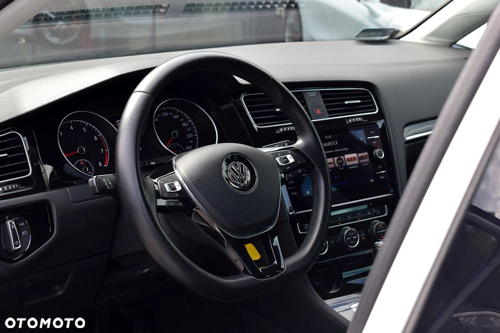 Volkswagen Golf 1.5 TSI BMT Comfortline DSG - 4