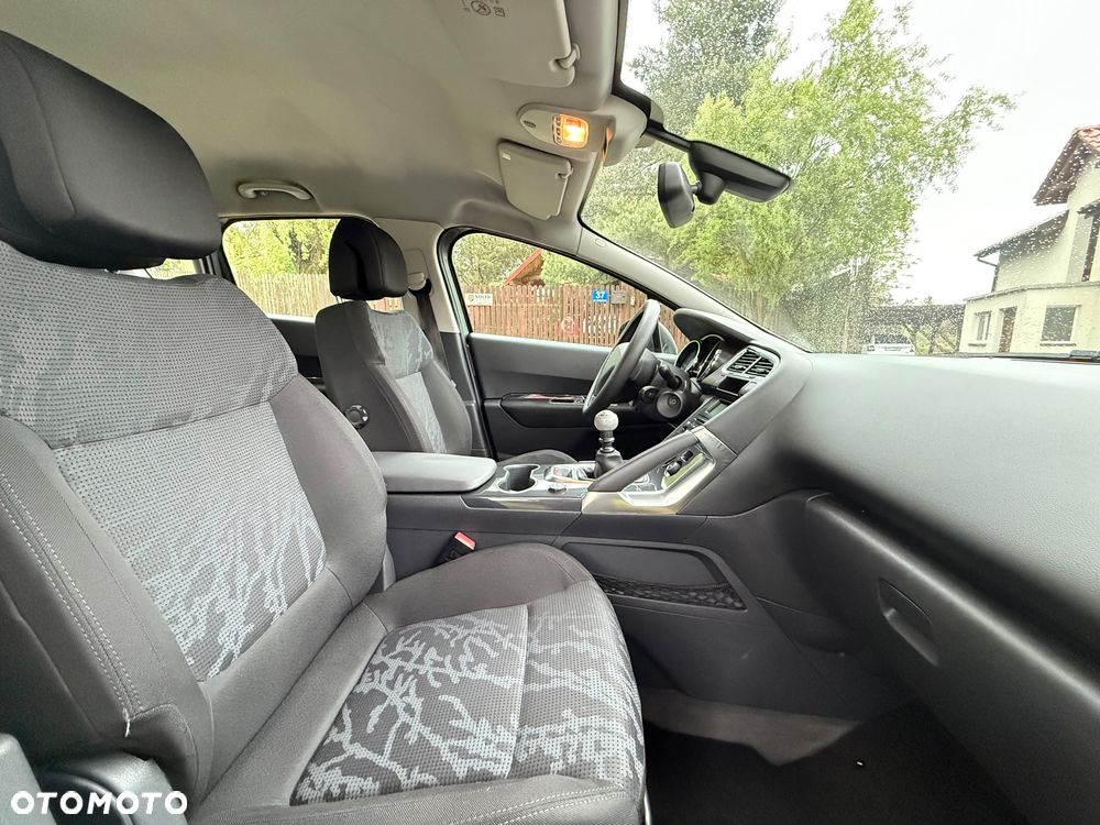 Peugeot 3008 1.6 HDi Premium - 24