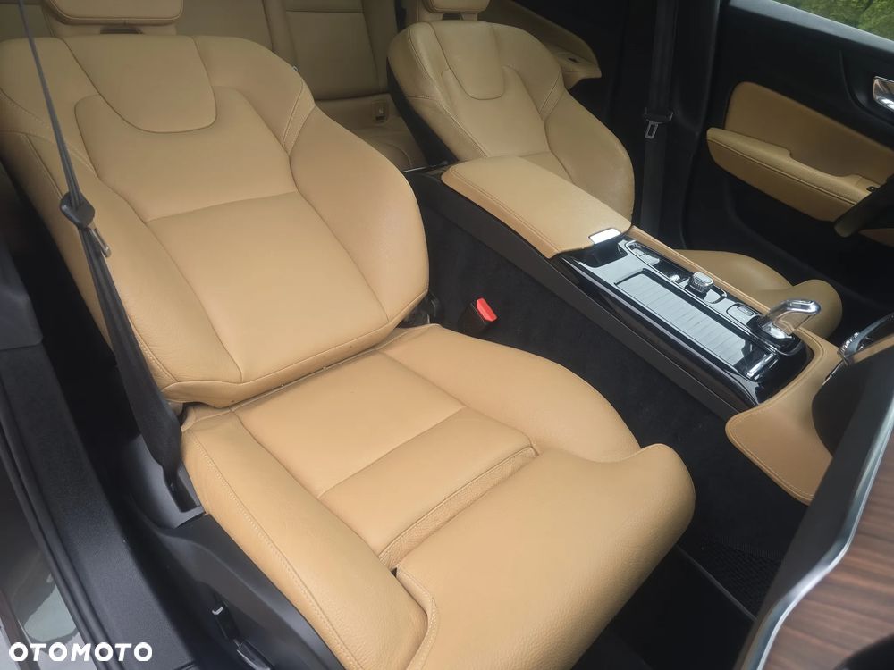 Volvo V60 T8 AWD Plug-In Hybrid Inscription - 22