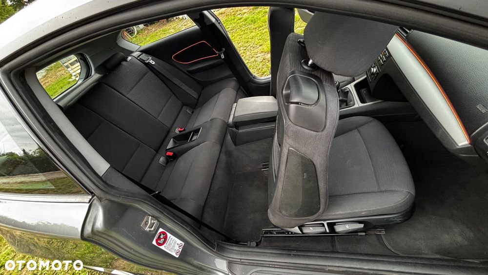 BMW Seria 1 116d - 14
