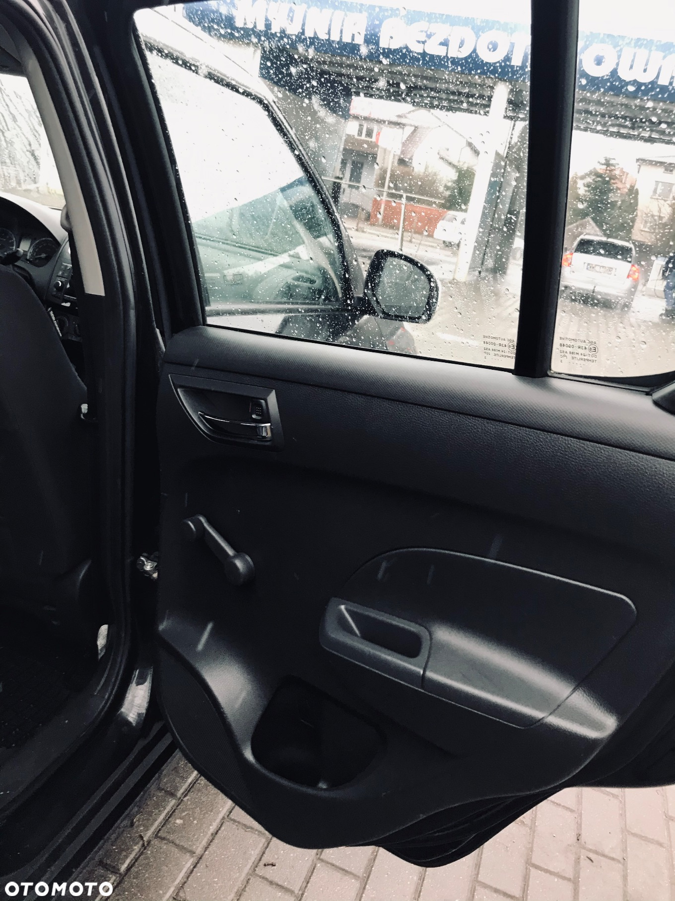 Suzuki Swift - 4