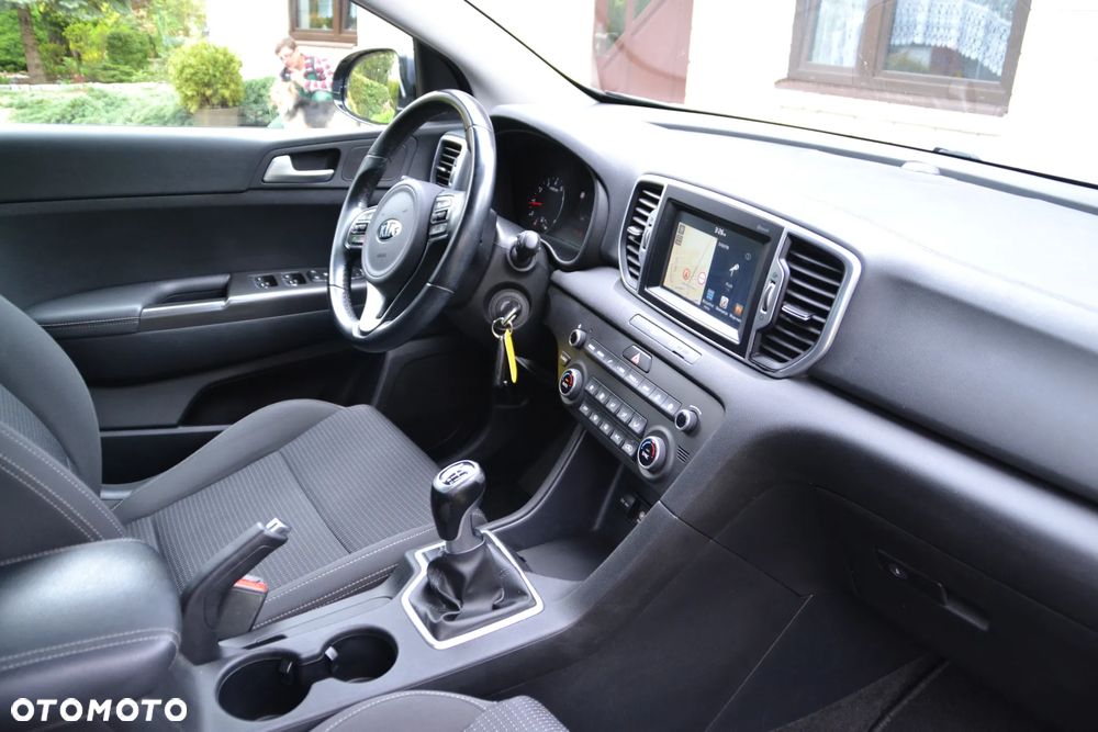 Kia Sportage 1.6 GDI 2WD ISG Dream-Team Edition - 32