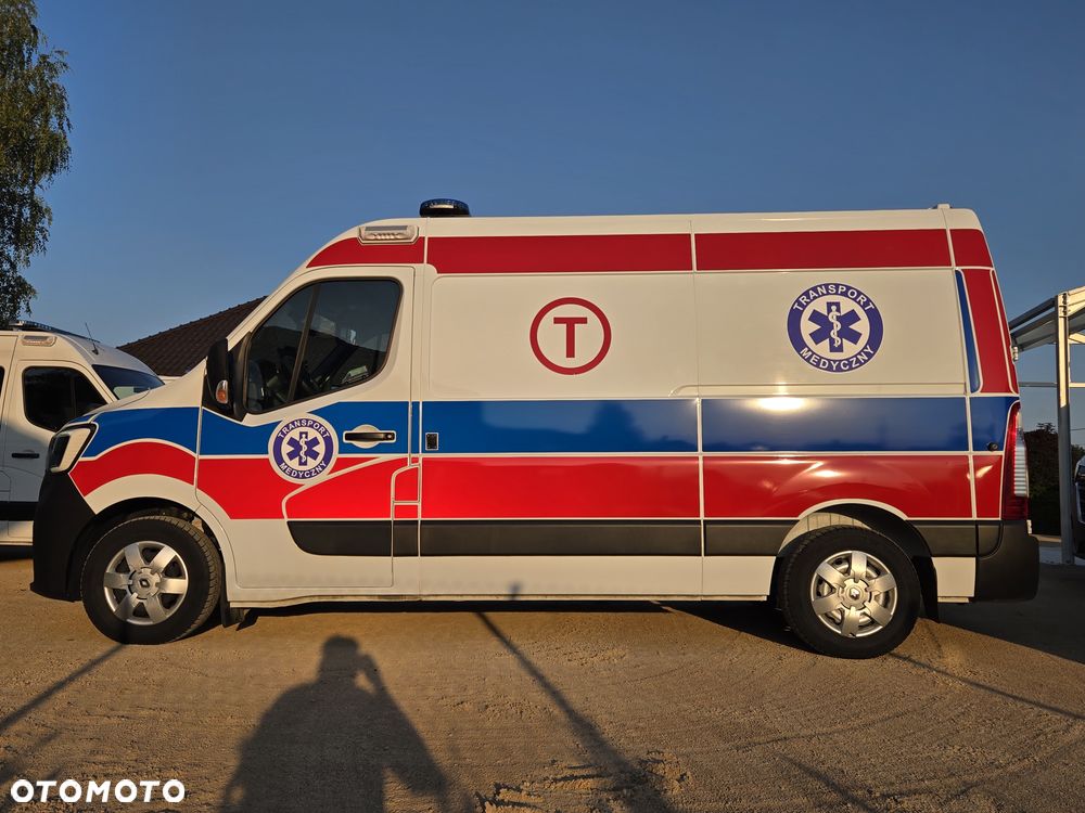 Renault Master Ambulans karetka - 12