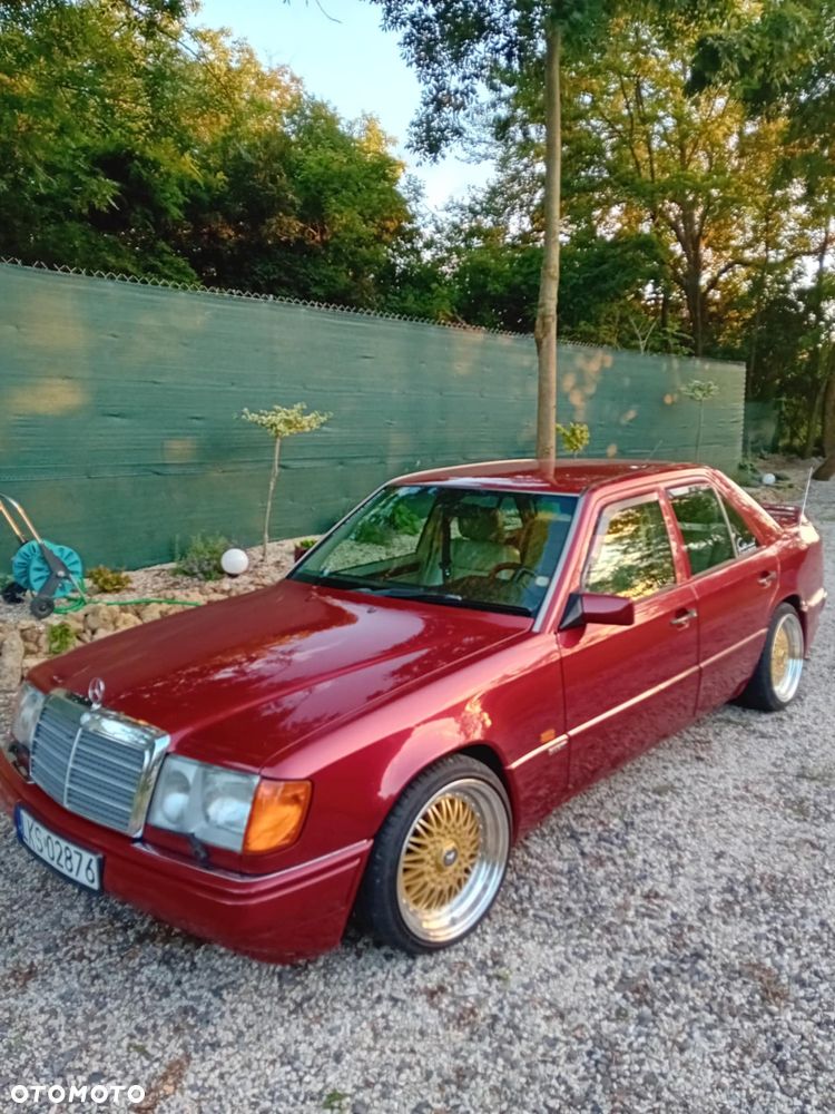 Mercedes-Benz Klasa E 300T E-24 - 14