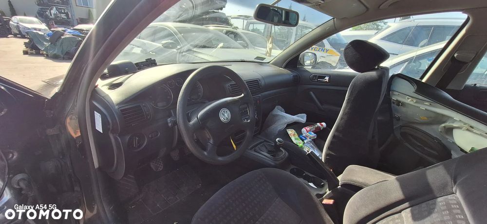 Vw Passat b5 z silnikiem 1,9 tdi 130 km  AWX i skrzynia 5 biegów FHN części  LAK LC9Z - 8