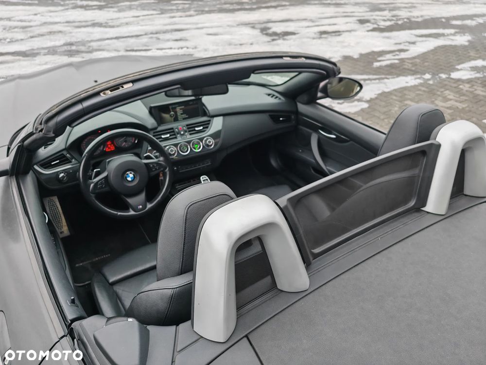 BMW Z4 35is sDrive - 13