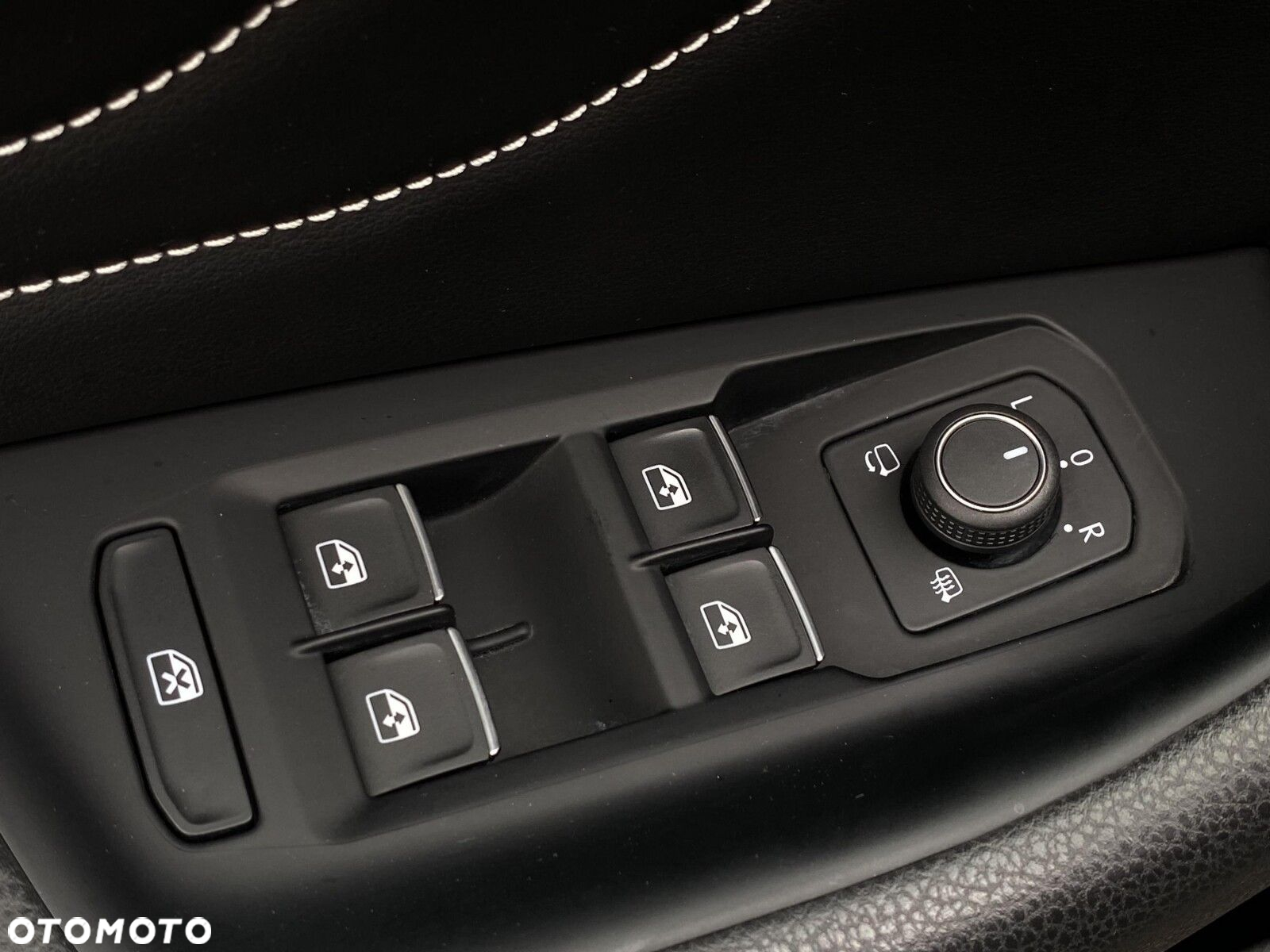 Volkswagen Passat 2.0 TSI Elegance DSG - 20