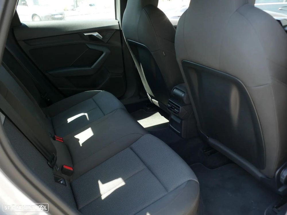 Audi A3 Limousine 30 TDI - 32