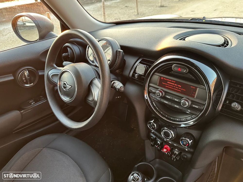 MINI 3 Portas One - 26