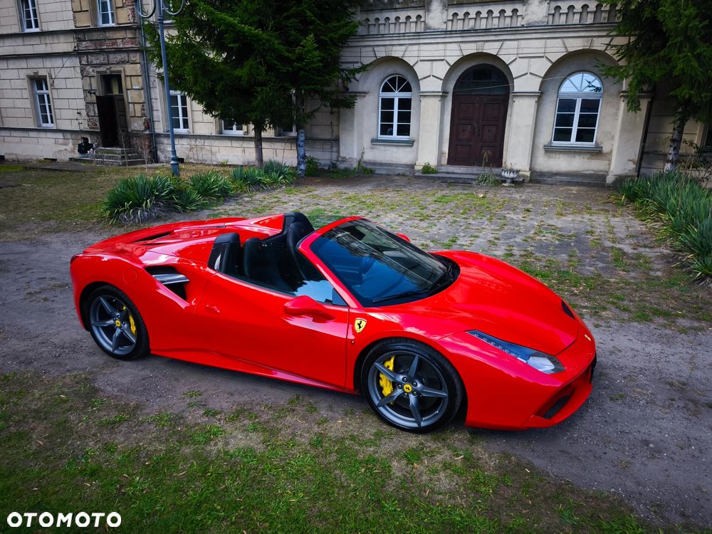 Ferrari 488 - 1