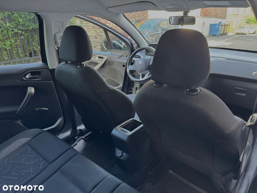 Peugeot 2008 1.2 Pure Tech Style - 8