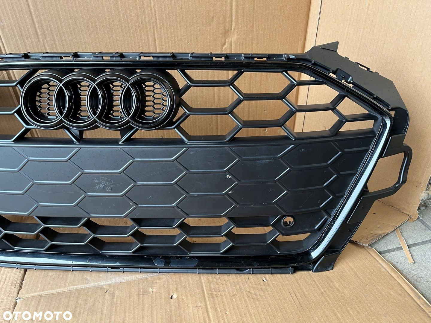 Atrapa chłodnicy grill AUDI A4 B9 lift s line - 2
