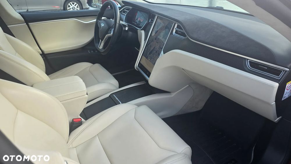 Tesla Model S - 20