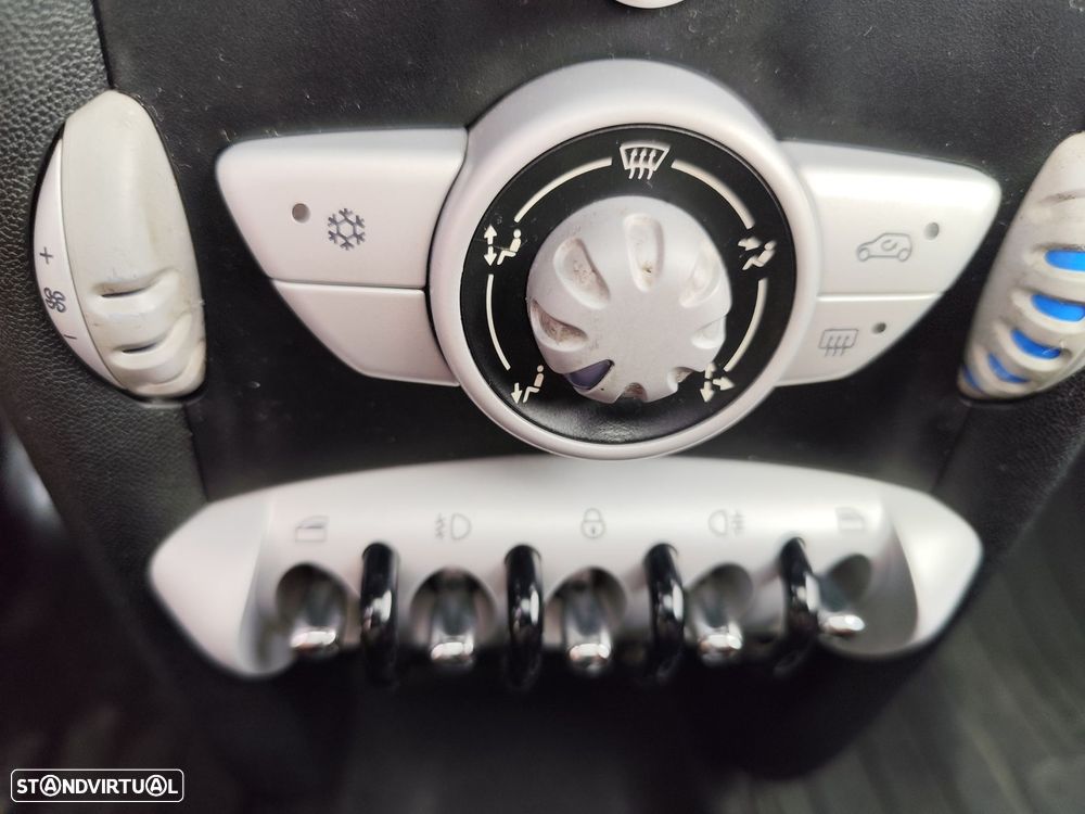 MINI 3 Portas John Cooper Works - 24