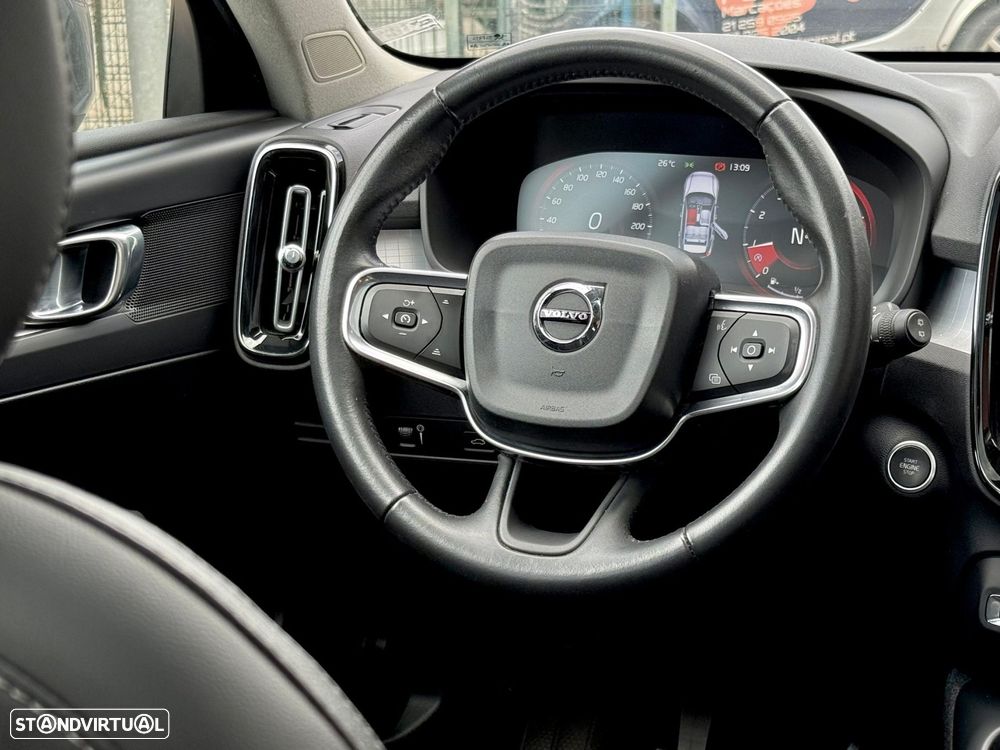 Volvo XC 40 1.5 T3 Momentum Tech Edition - 12