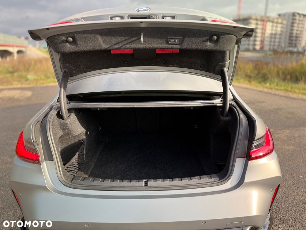 BMW M3 Competition xDrive sport - 40
