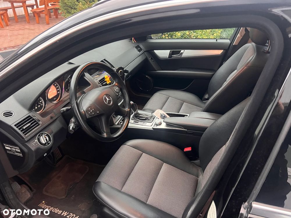 Mercedes-Benz Klasa C 180 T CGI Automatik BlueEFFICIENCY Avantgarde - 7
