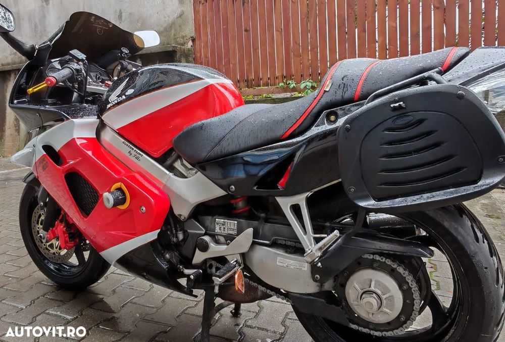 Honda VFR 800F V-Tec - 14
