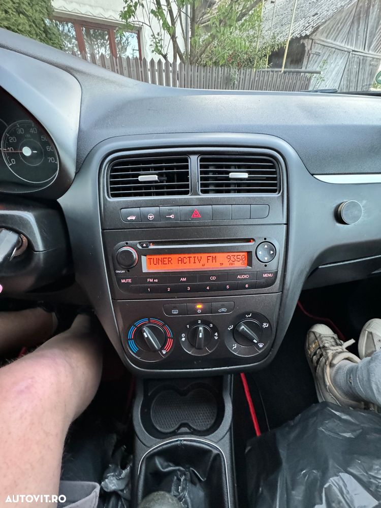 Fiat Punto 1.4 16V Emotion - 12