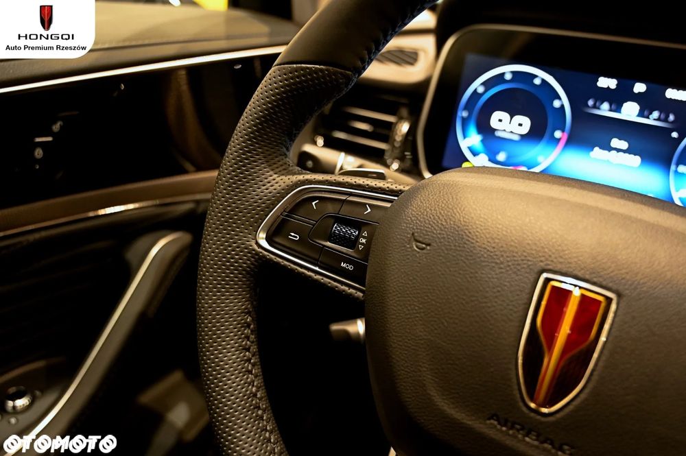 Hongqi HS5 - 5