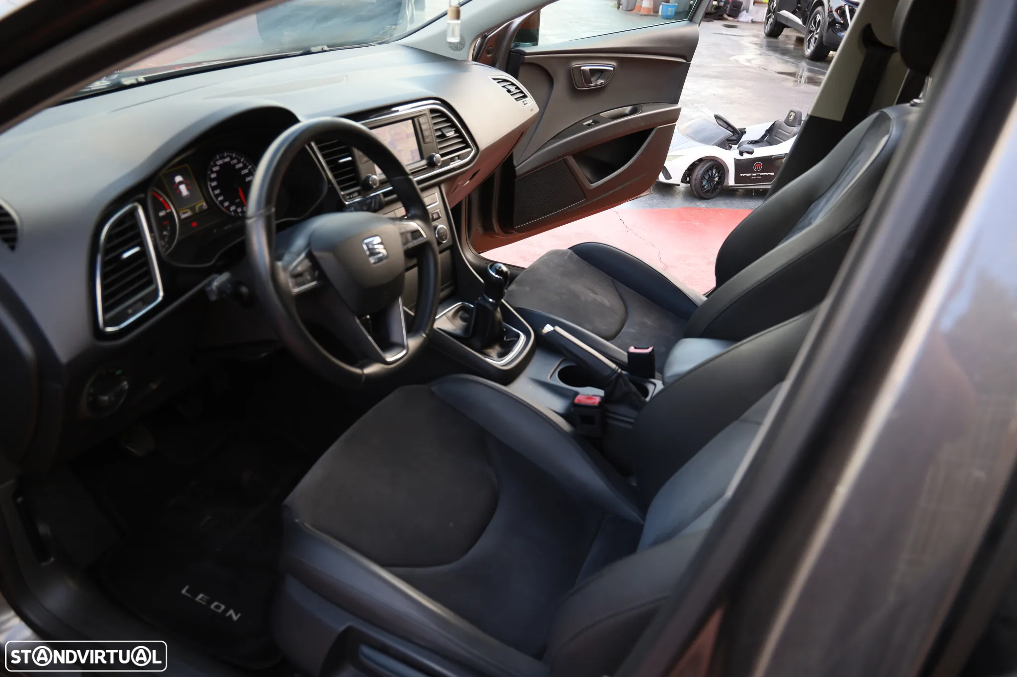 SEAT Leon 1.6 TDI S&S Style - 15