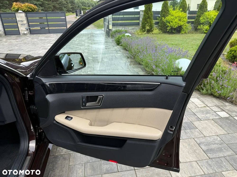 Mercedes-Benz Klasa E 350 CDI 4-Matic BlueEff Avantgarde - 24