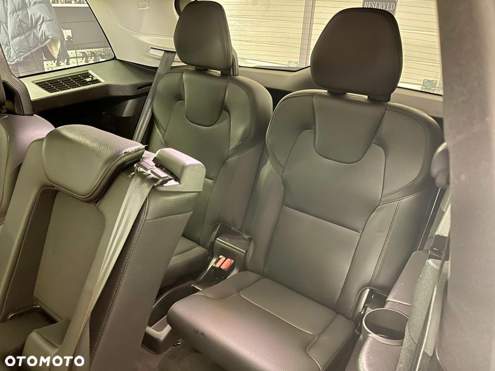 Volvo XC 90 D5 SCR AWD Momentum 7os - 33