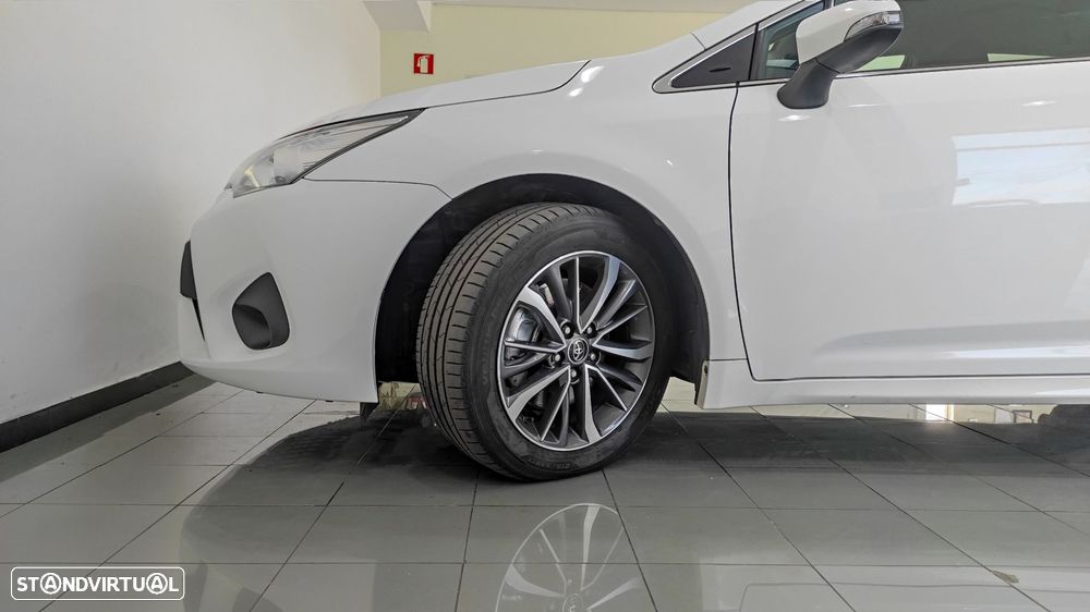 Toyota Avensis Touring Sports 2.0 D-4D Exclusive+GPS - 10