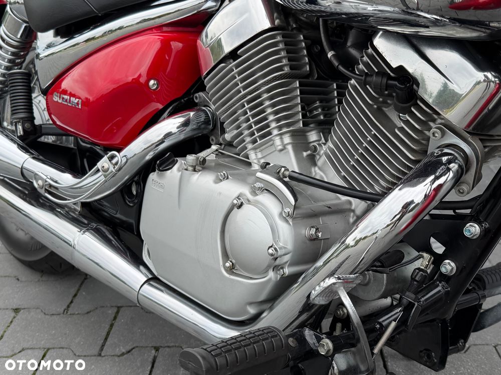 Suzuki Intruder - 19