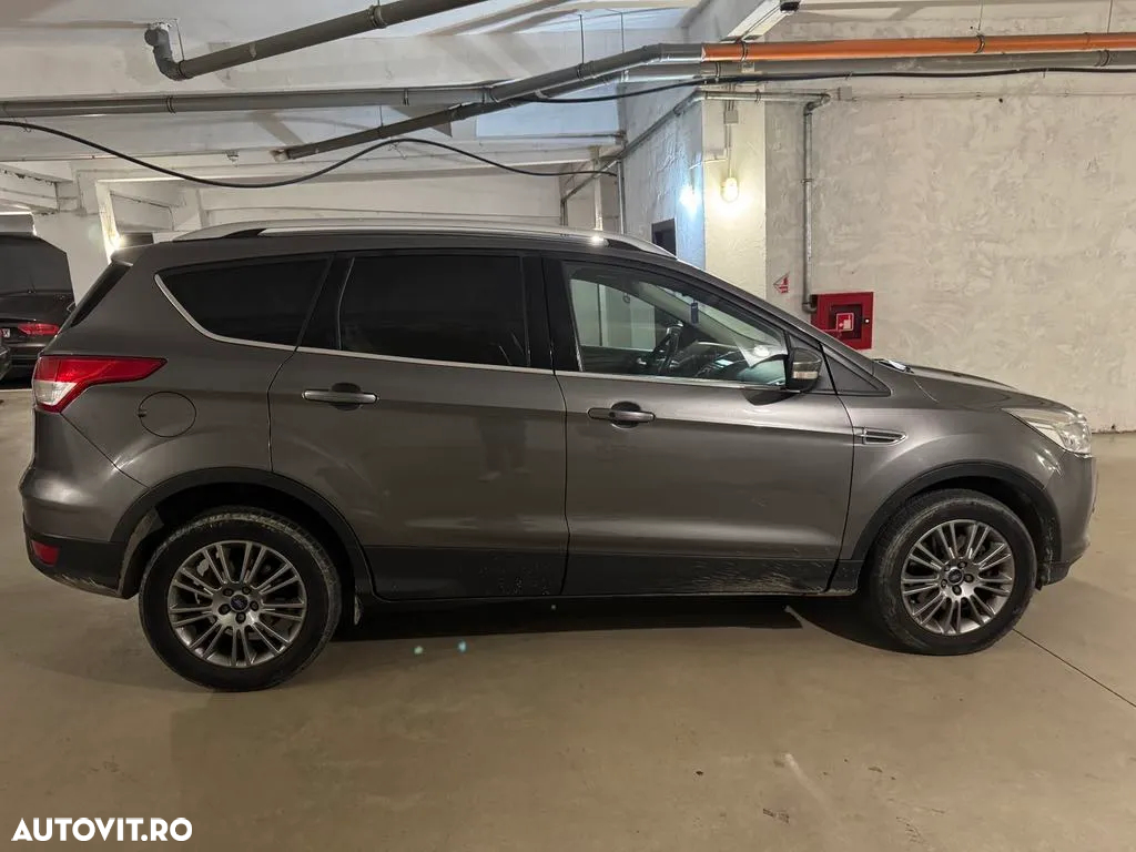 Ford Kuga 2.0 TDCi 4WD Powershift Titanium - 4