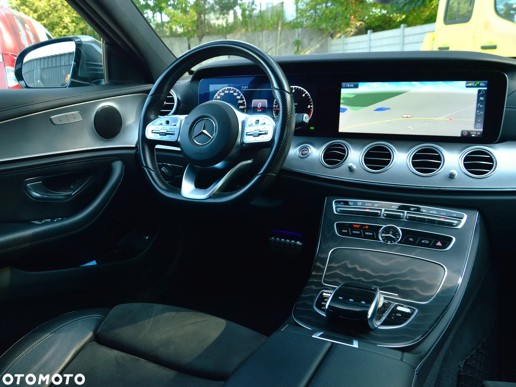 Mercedes-Benz Klasa E 220 d 4-Matic AMG - 15