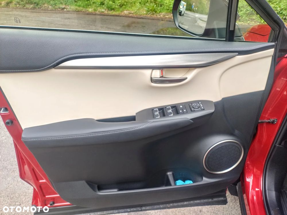 Lexus NX 300h F Impression AWD - 35