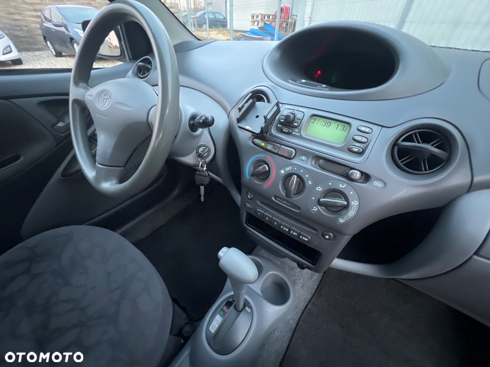 Toyota Yaris - 26