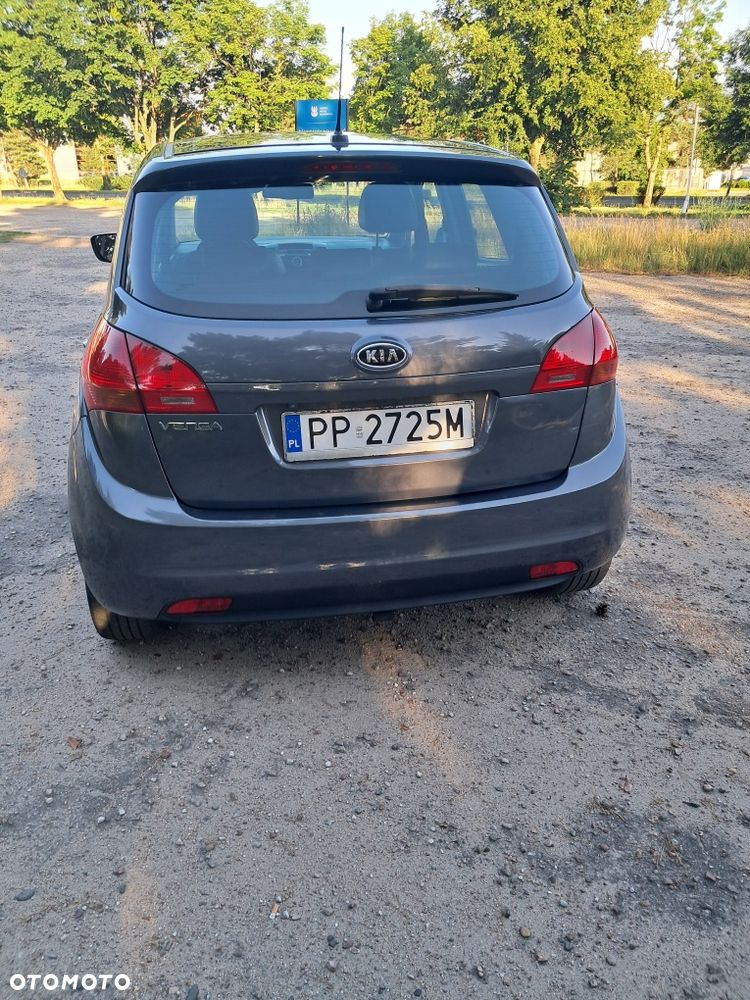 Kia Venga - 5