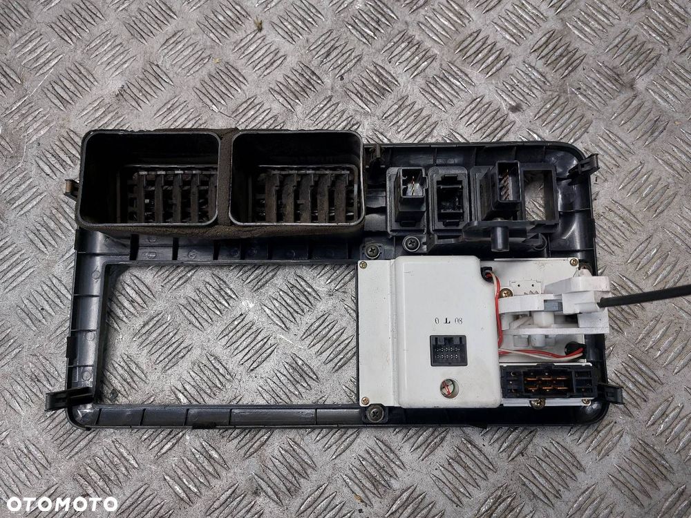 PANEL NAWIEWU KONSOLA ŚRODKOWA RAMKA KRATKI KIA BONGO K2700 II LIFT - 4