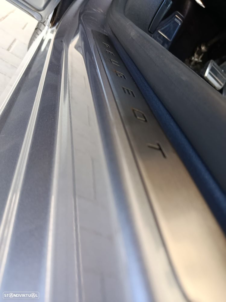 Peugeot 308 PureTech 130 EAT8 GT - 24