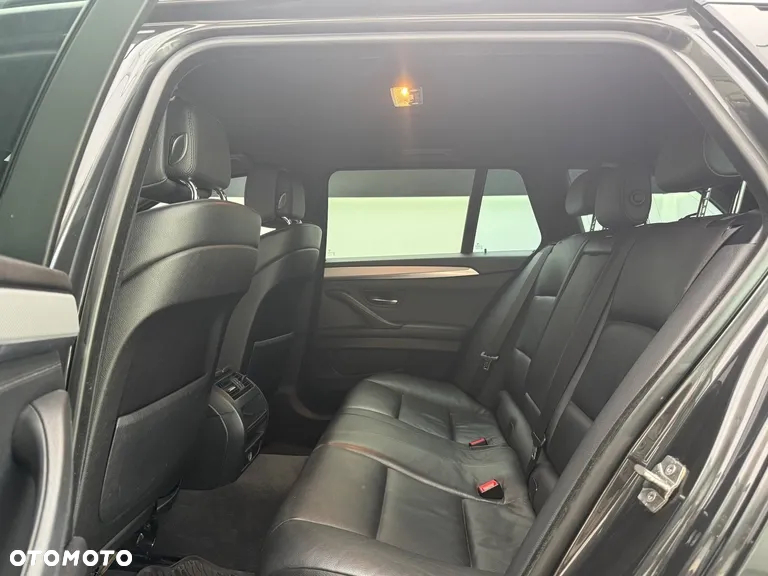 BMW Seria 5 520i - 25