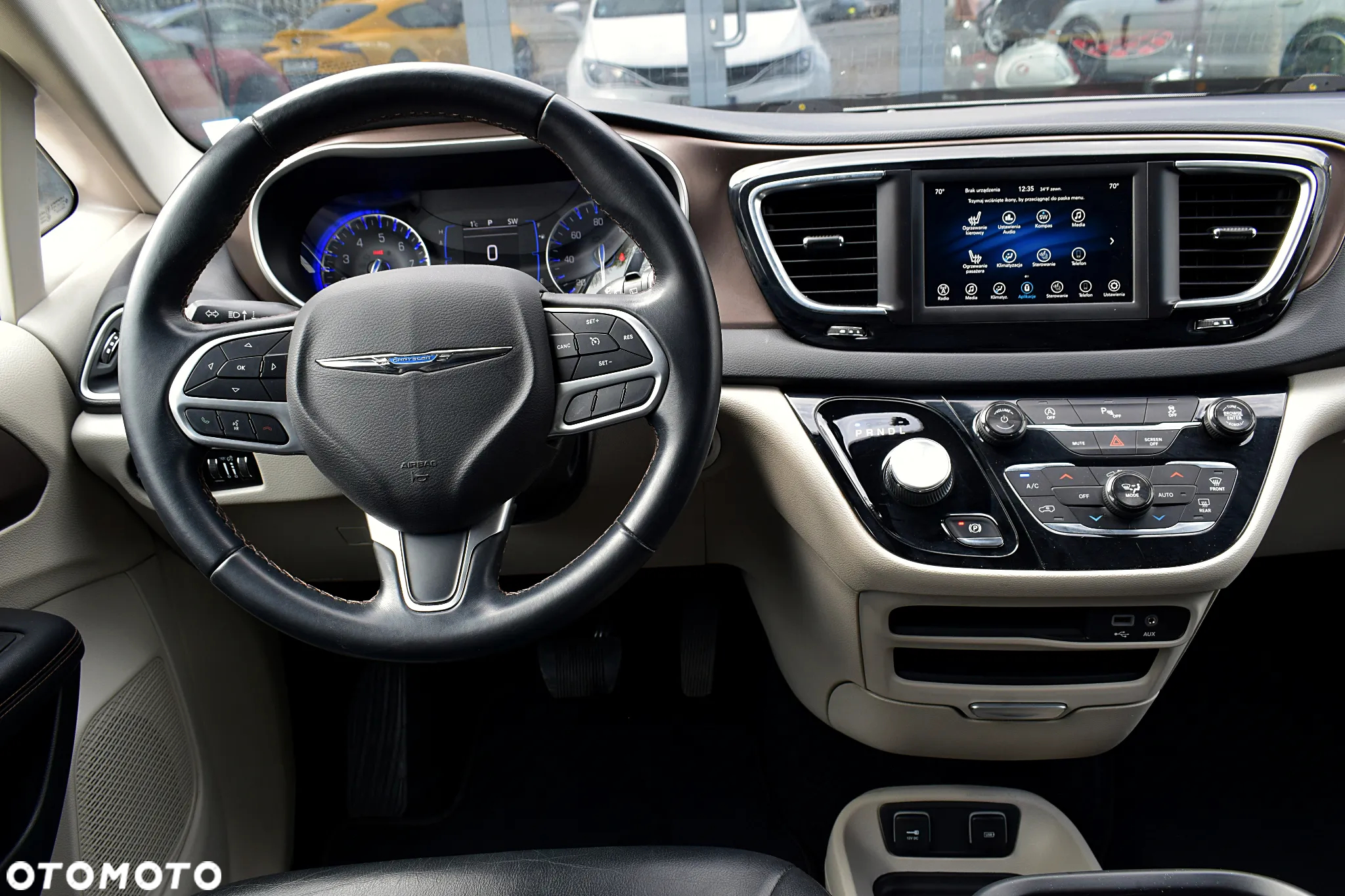 Chrysler Pacifica - 15