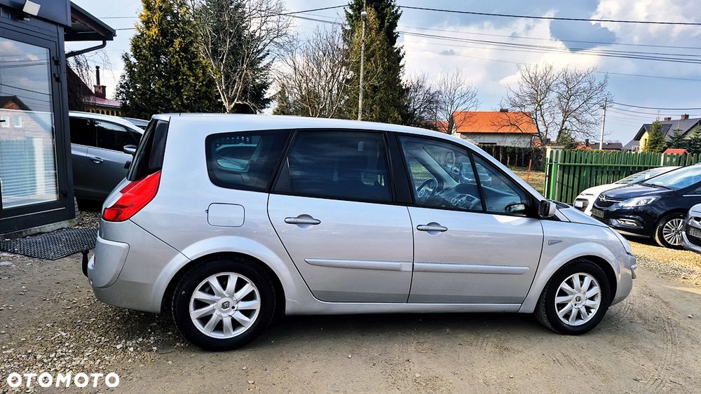 Renault Grand Scenic 2.0 16V Privilege - 13