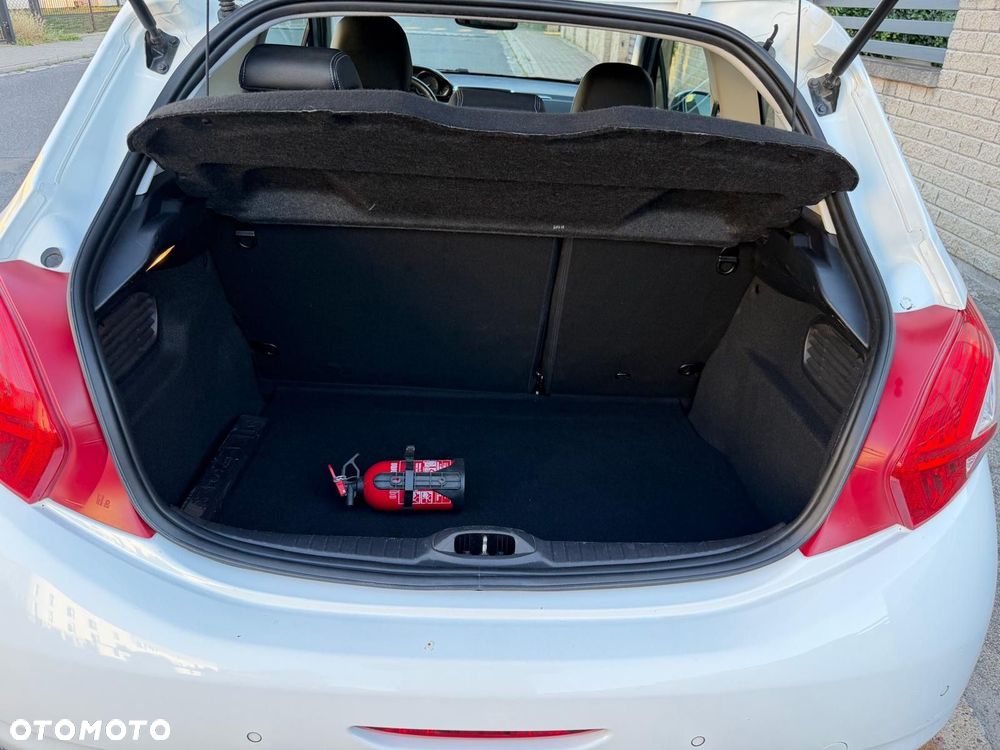 Peugeot 208 1.6 THP Allure - 6