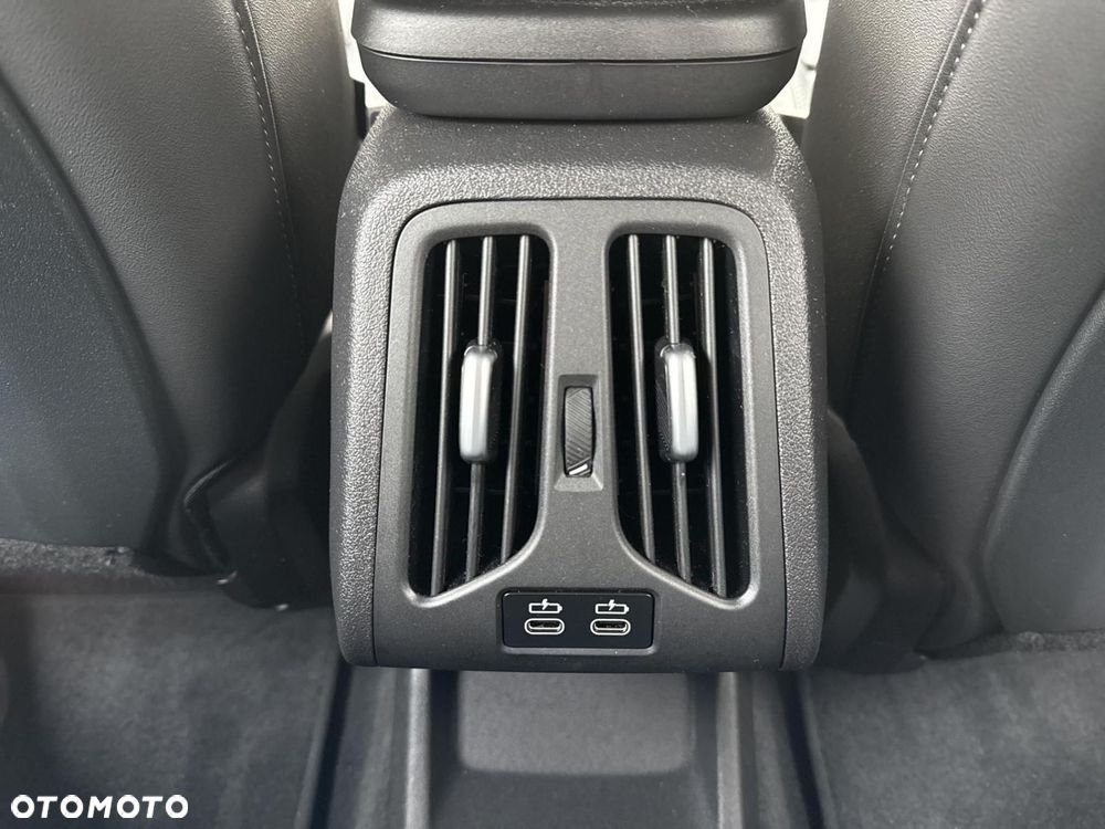 BMW iX2 xDrive30 66.5kWh M Sport - 14