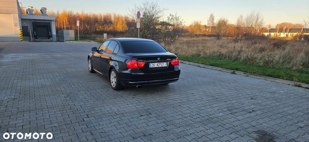 BMW Seria 3 318i - 7