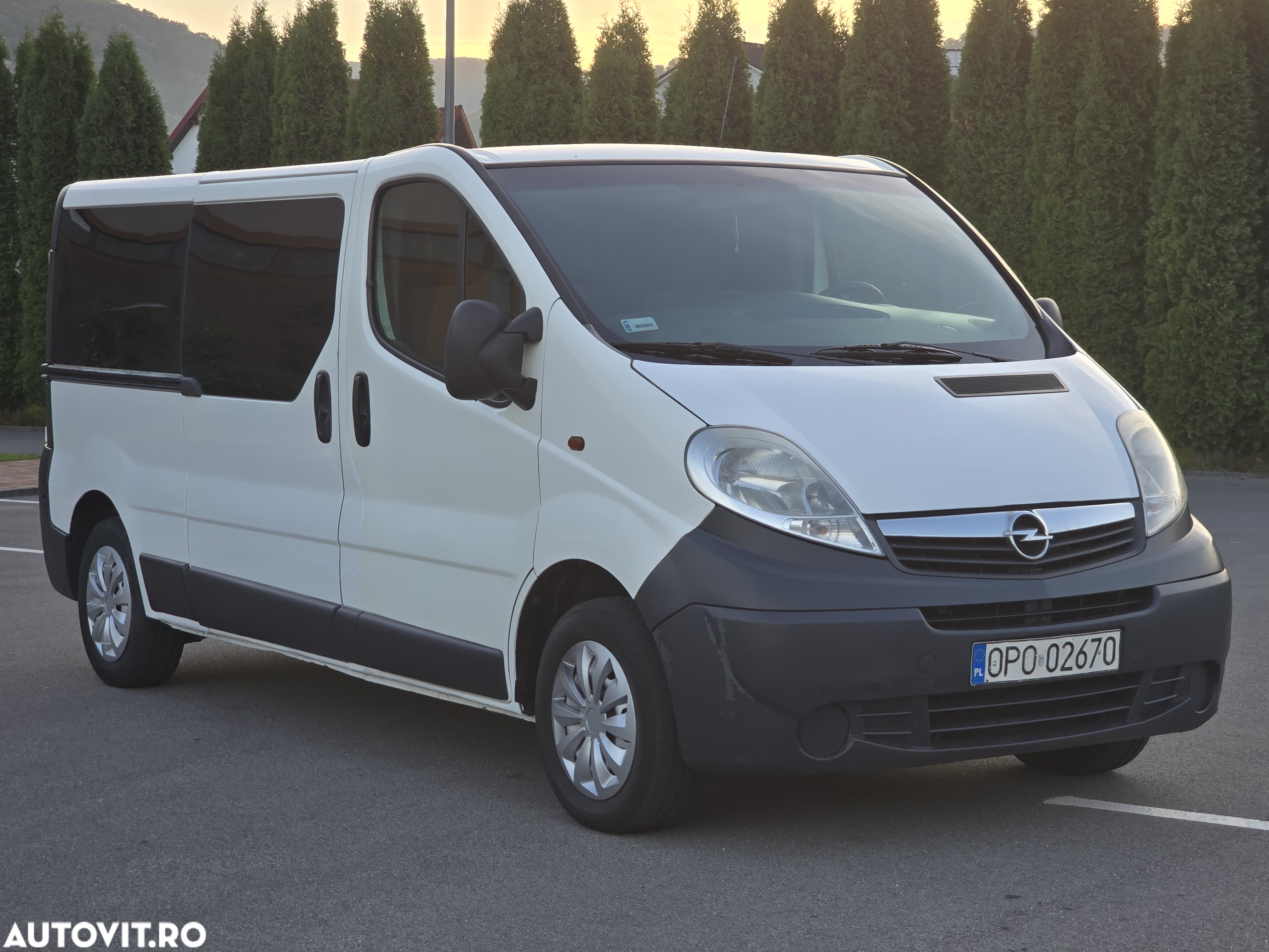 Opel Vivaro - 2