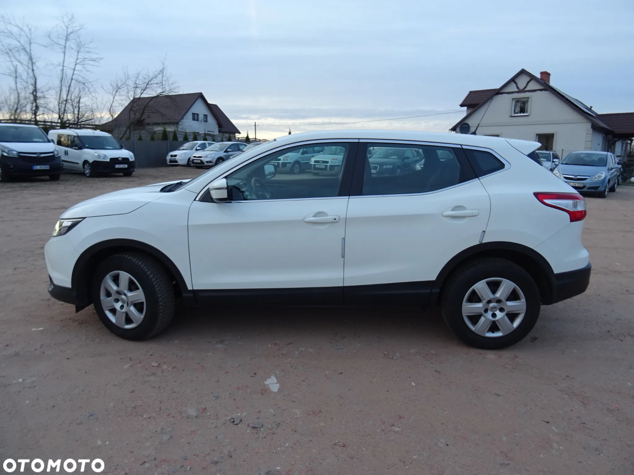 Nissan Qashqai - 10