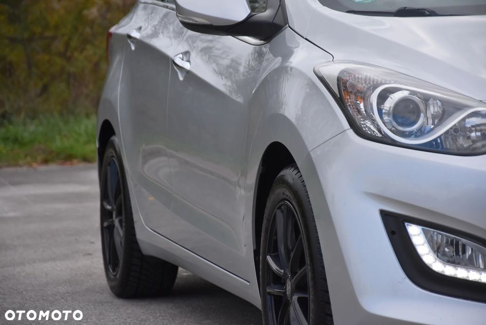 Hyundai i30 blue Kombi 1.4 YES Gold - 19