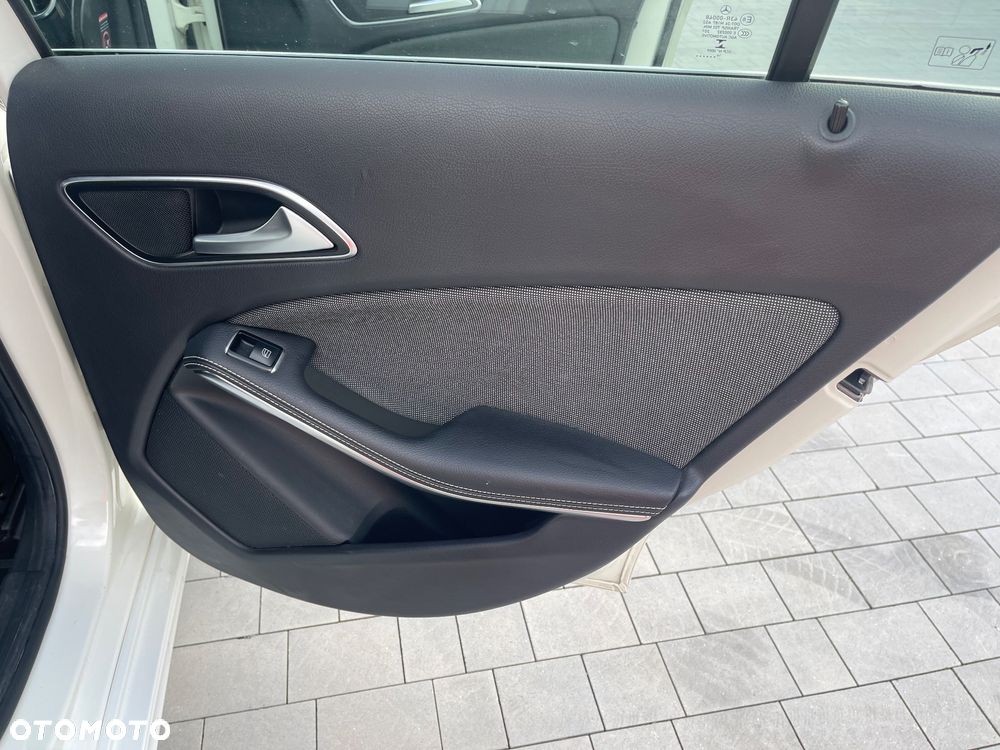 Mercedes-Benz Klasa A 180 d 7G-DCT - 32
