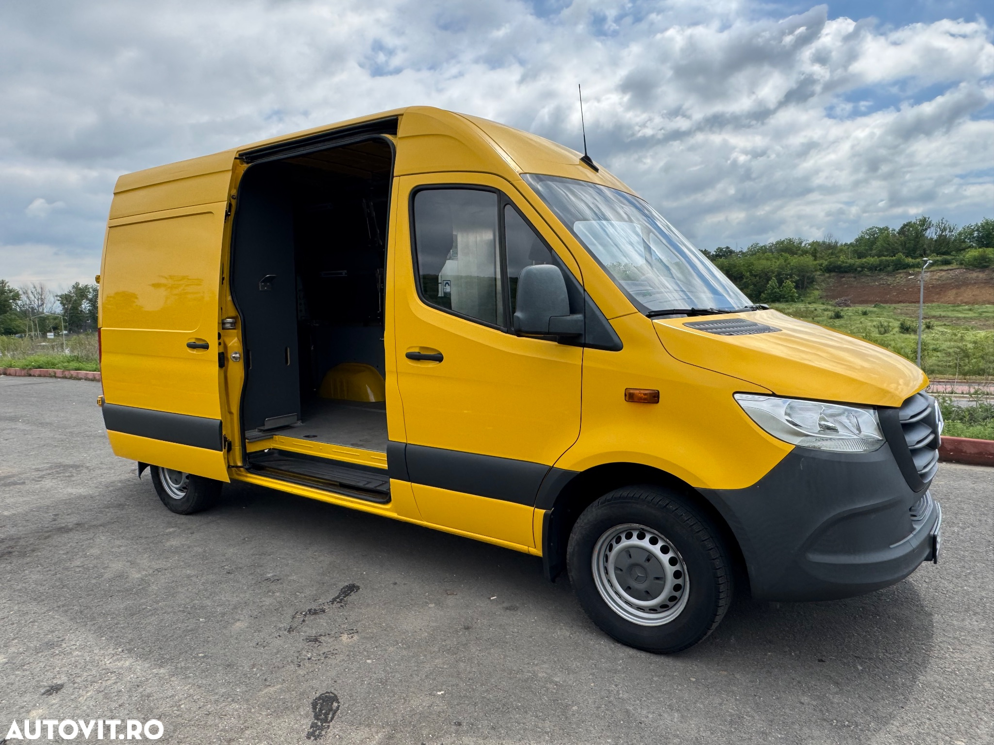 Mercedes-Benz Sprinter - 9