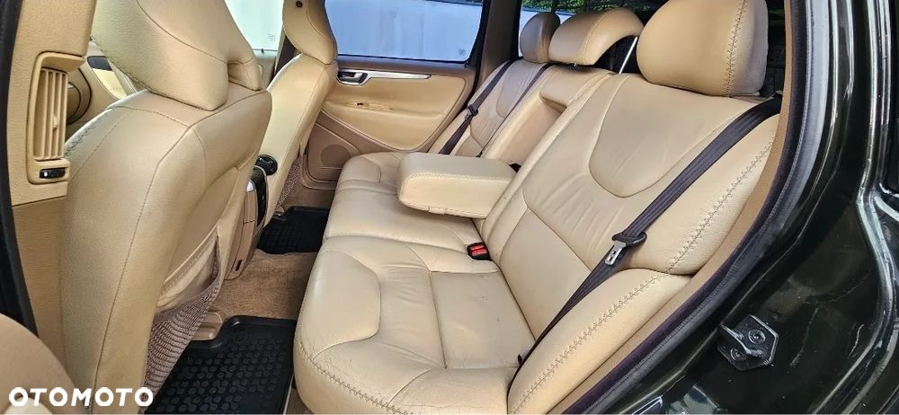 Volvo XC 70 D5 AWD Automatik Premium - 14