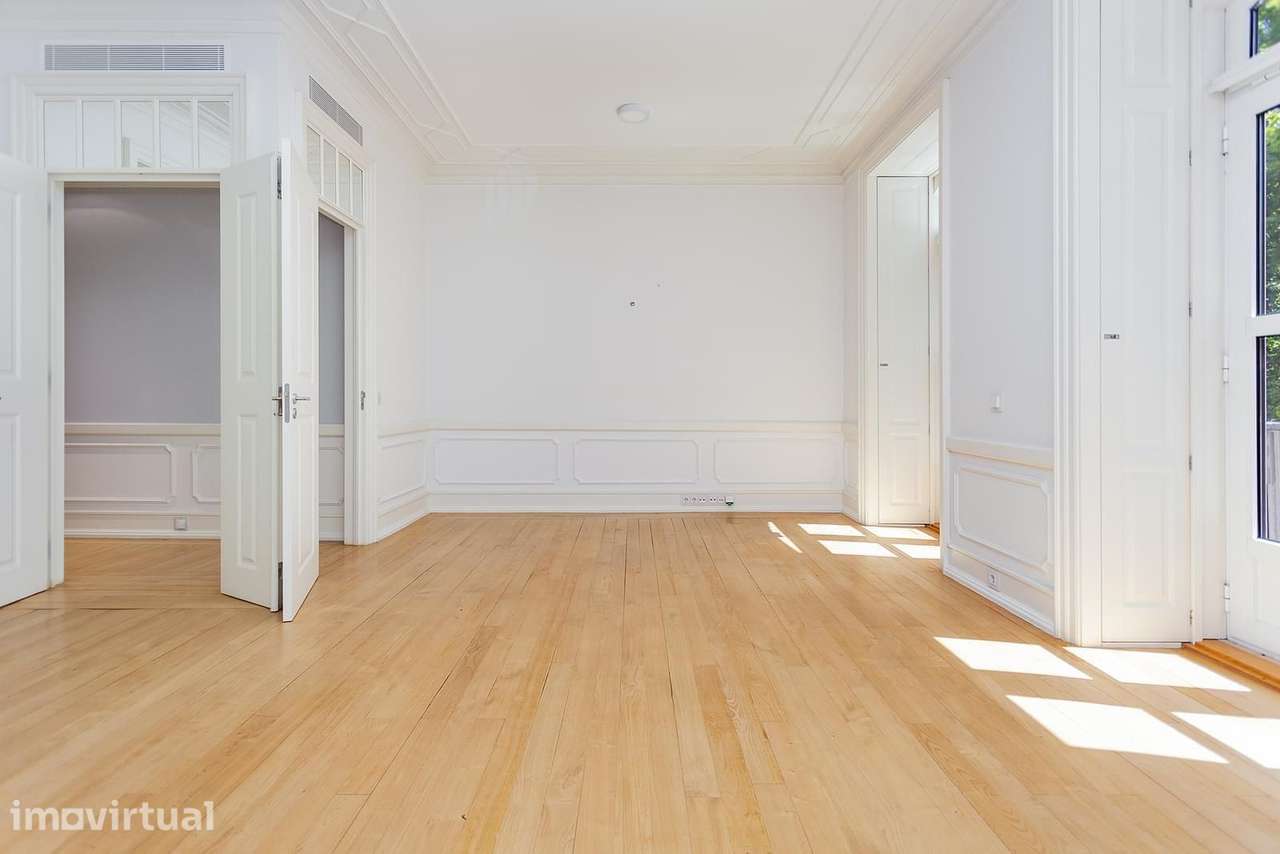 Apartamento T2 com estacionamento, Avenida da Liberdade, Lisboa - Grande imagem: 4/24