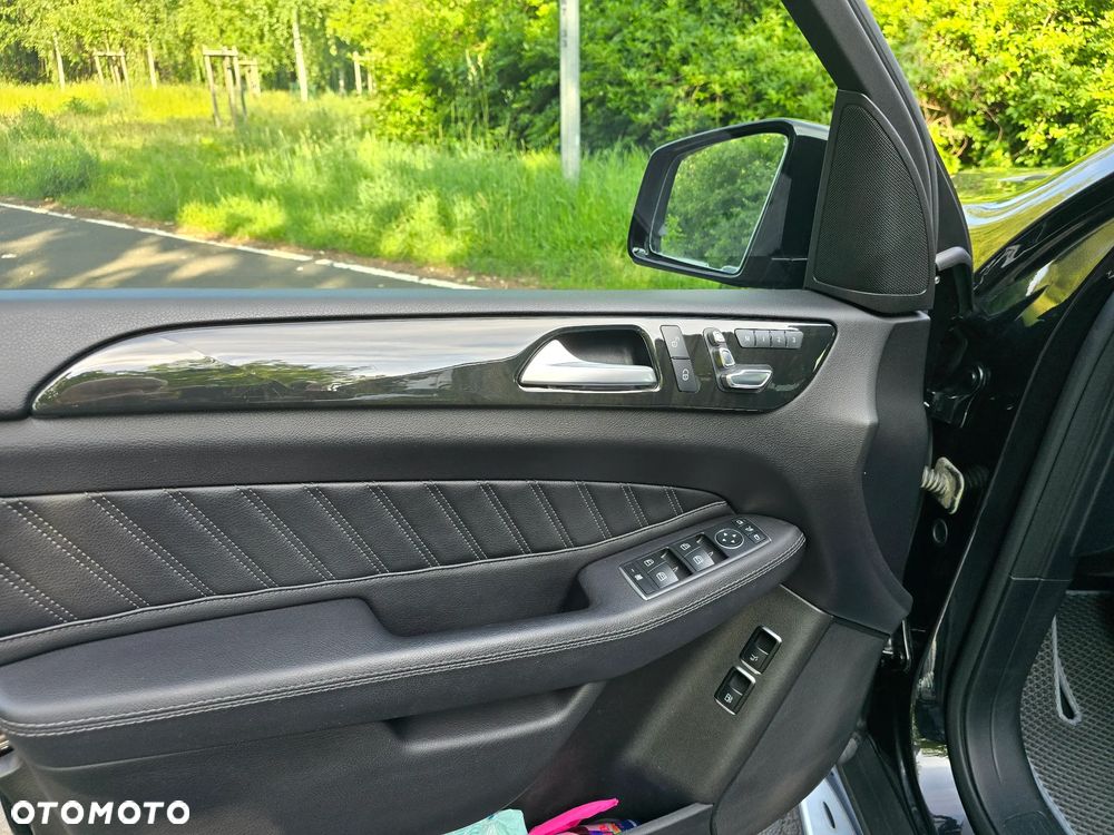 Mercedes-Benz GLE - 12